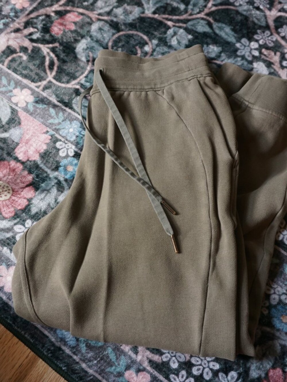 Lululemon Scuba High-Rise Jogger